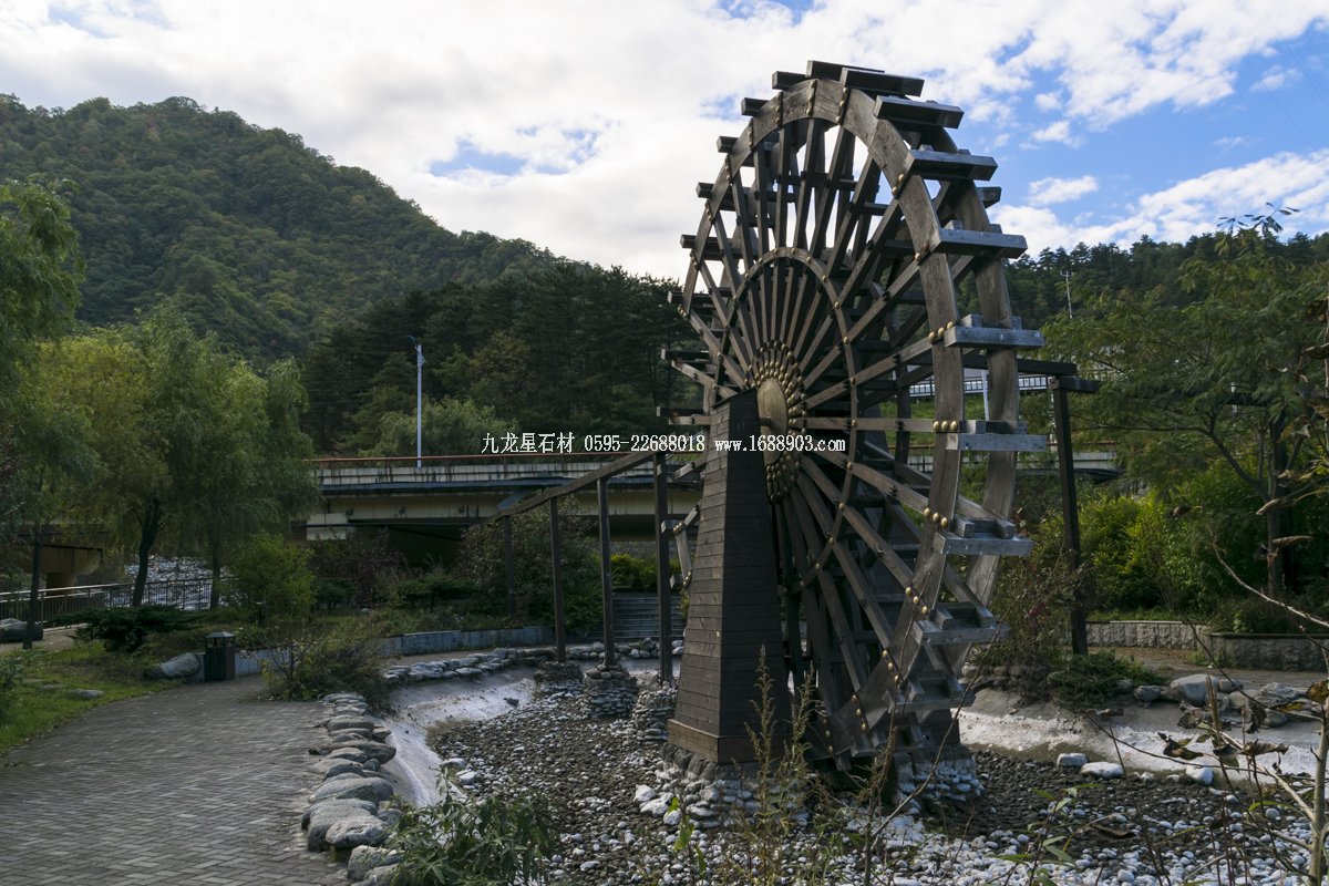 秦嶺服務(wù)區(qū)景觀(guān)及群雕掠影【1】圖片3